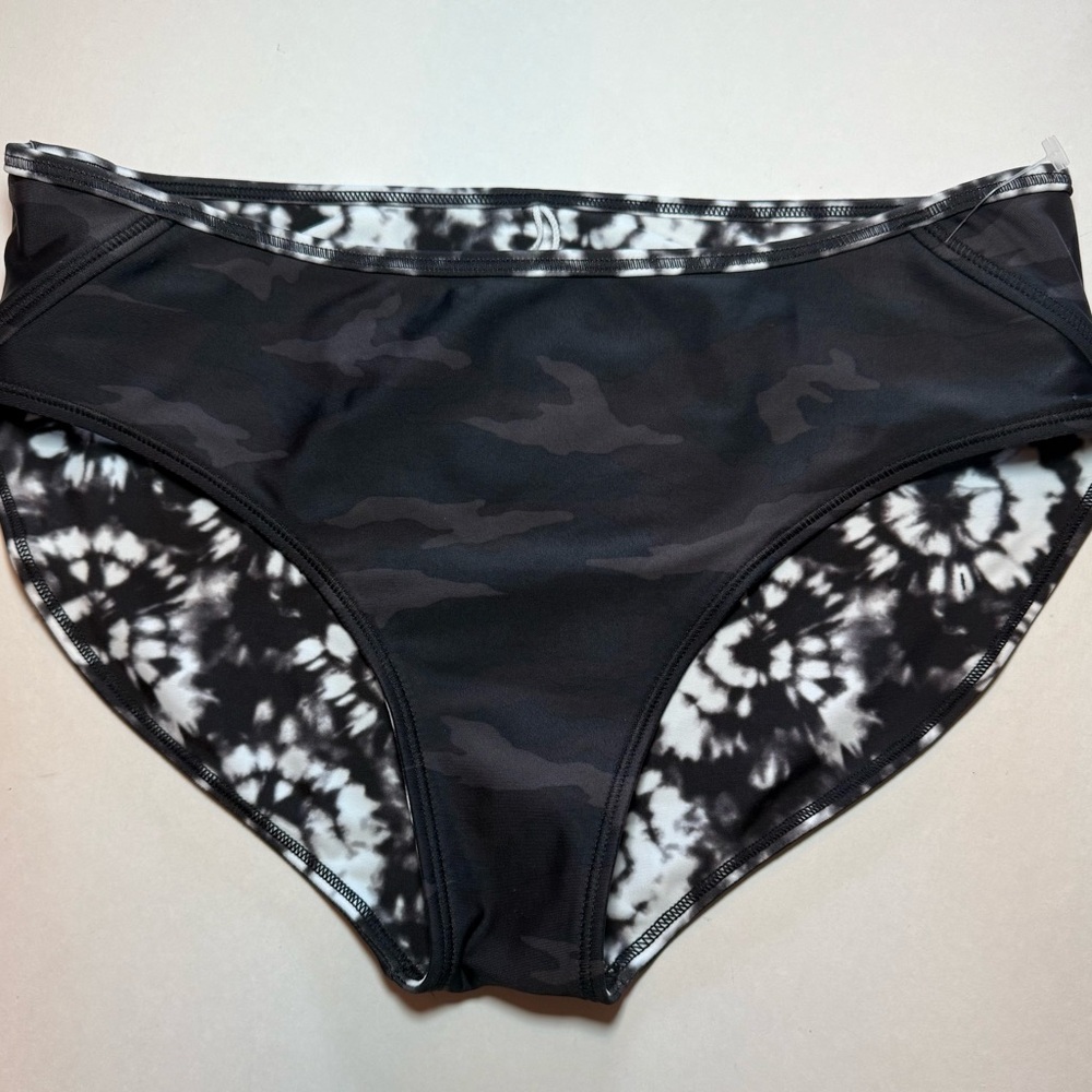 Athleta Girl Reversible Bikini Bottom - XXL / 16 - Camo Tie Dye NWOT